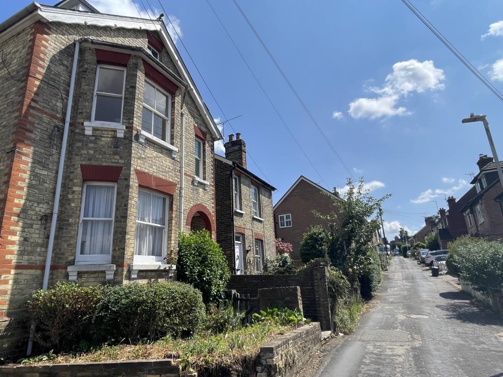 Lot: 88 - DETACHED PROPERTY WITH PLANNING FOR EXTENSION AND CONVERSION TO THREE FLATS - Street view of Bethel Road